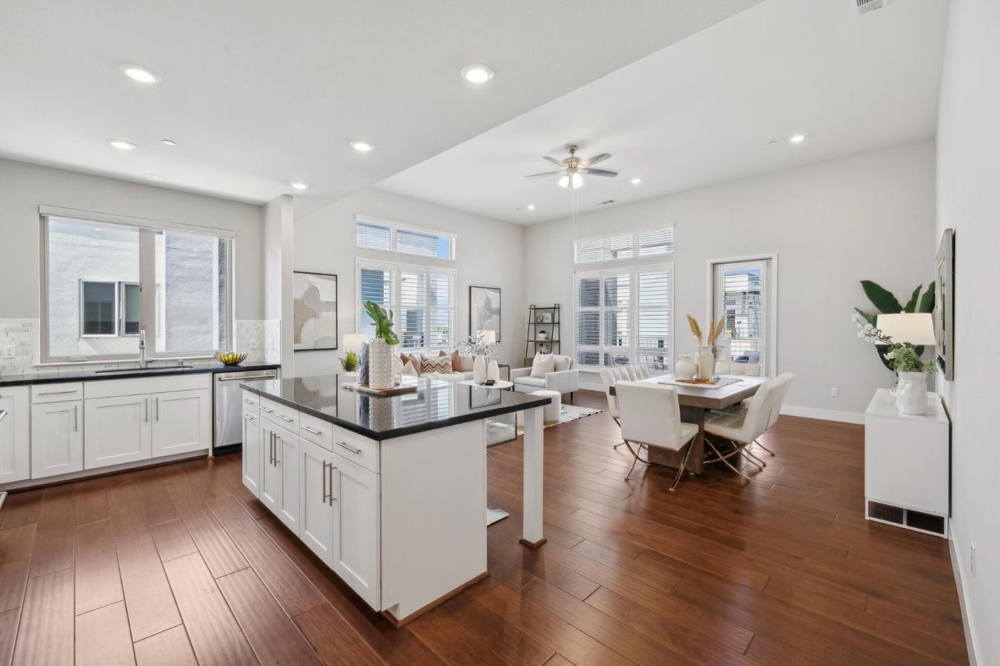 Detail Gallery Image 5 of 44 For 1028 Foster Square Ln #404,  Foster City,  CA 94404 - 3 Beds | 2 Baths