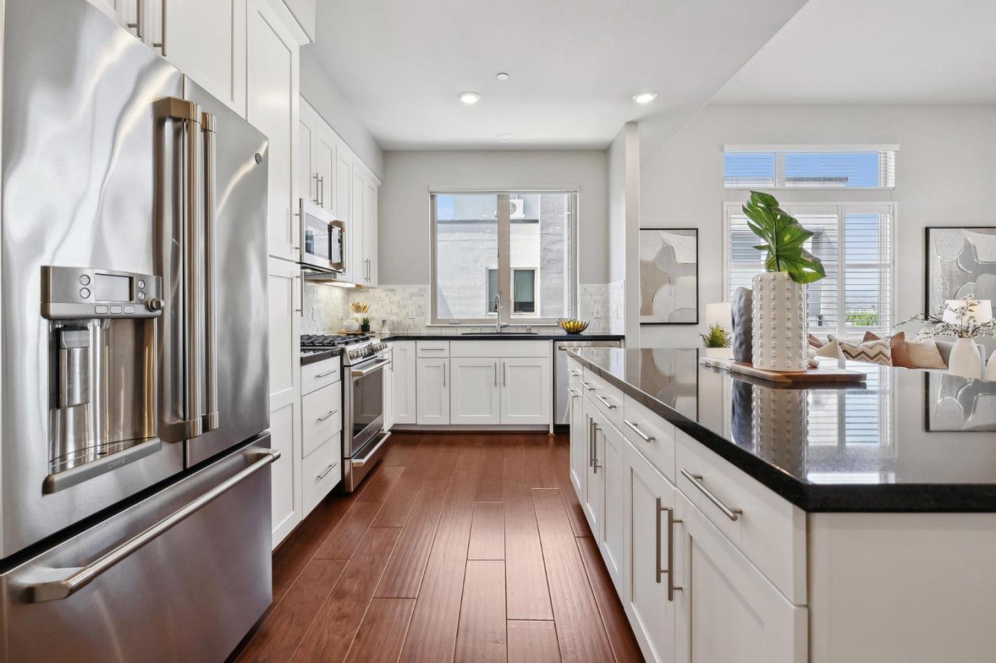 Detail Gallery Image 8 of 44 For 1028 Foster Square Ln #404,  Foster City,  CA 94404 - 3 Beds | 2 Baths