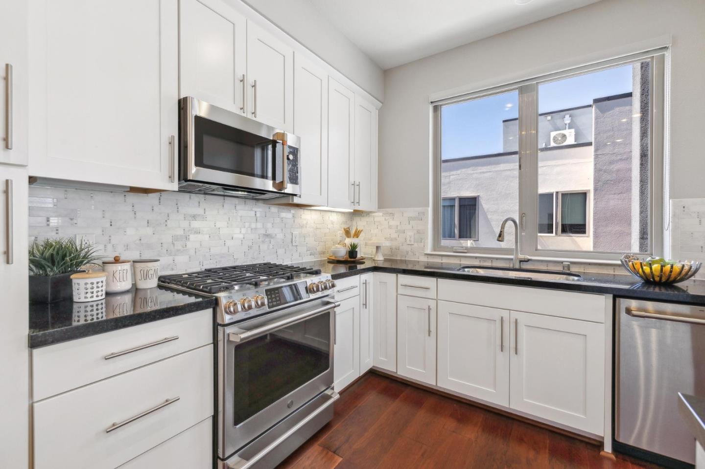 Detail Gallery Image 9 of 44 For 1028 Foster Square Ln #404,  Foster City,  CA 94404 - 3 Beds | 2 Baths