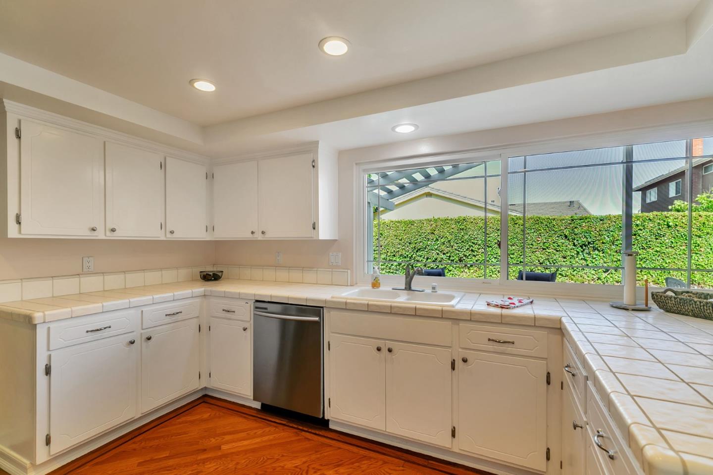 Detail Gallery Image 19 of 53 For 6280 Mountford Dr, San Jose,  CA 95123 - 4 Beds | 2/1 Baths