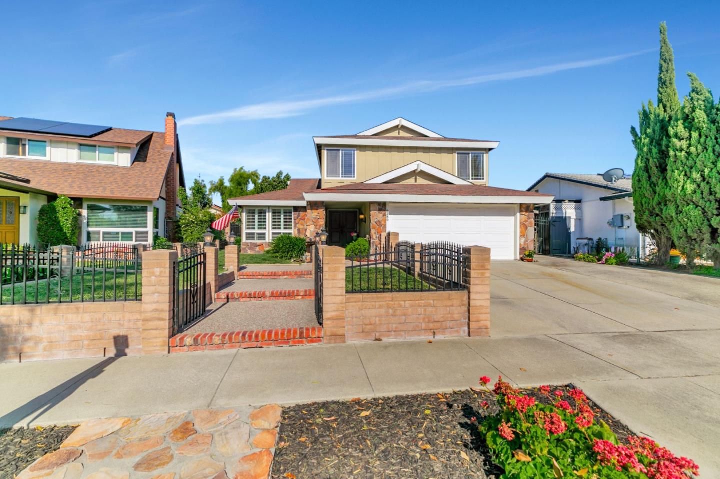Detail Gallery Image 3 of 53 For 6280 Mountford Dr, San Jose,  CA 95123 - 4 Beds | 2/1 Baths