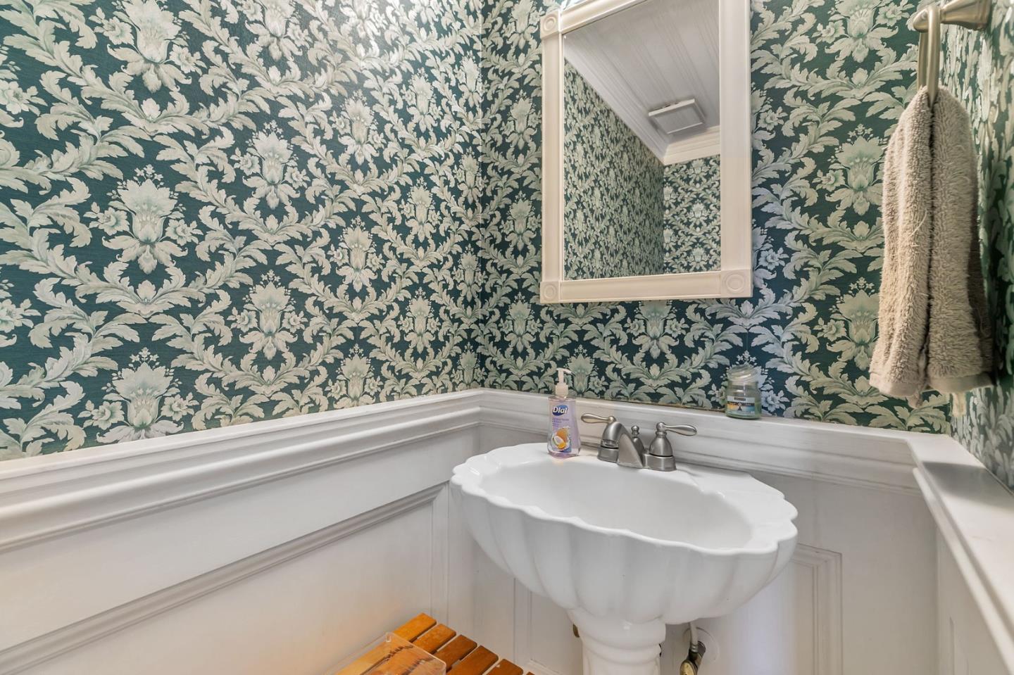 Detail Gallery Image 39 of 53 For 6280 Mountford Dr, San Jose,  CA 95123 - 4 Beds | 2/1 Baths
