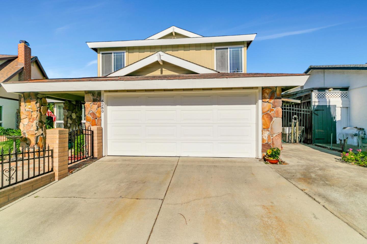 Detail Gallery Image 4 of 53 For 6280 Mountford Dr, San Jose,  CA 95123 - 4 Beds | 2/1 Baths