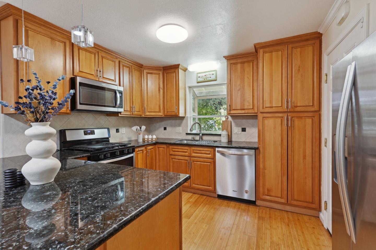 Detail Gallery Image 5 of 14 For 2267 Fenian Dr, Campbell,  CA 95008 - 3 Beds | 2 Baths