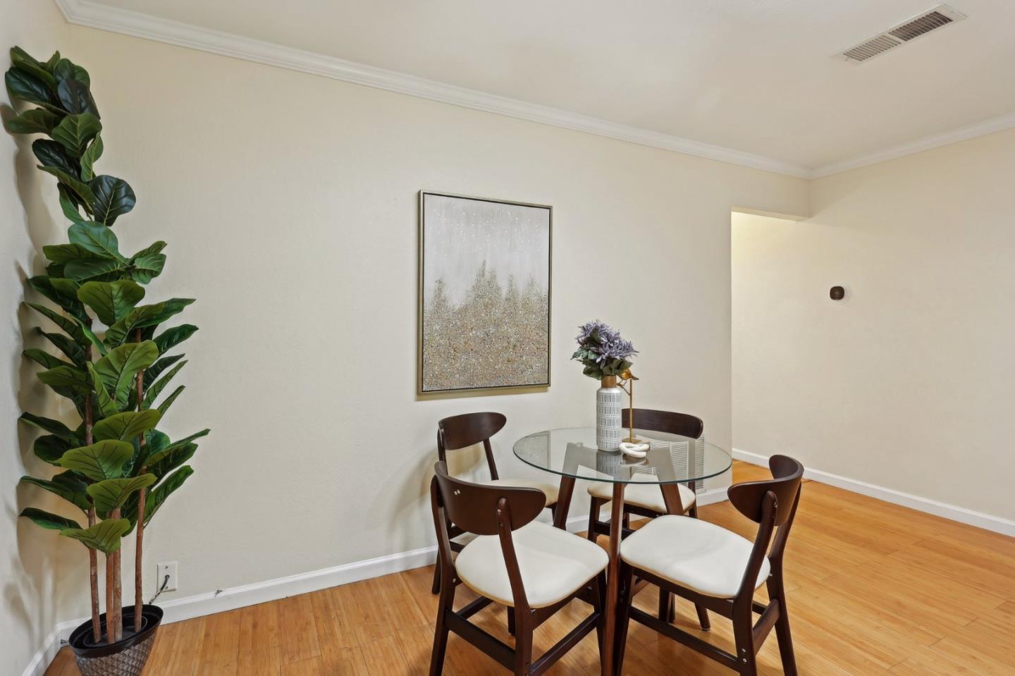 Detail Gallery Image 6 of 14 For 2267 Fenian Dr, Campbell,  CA 95008 - 3 Beds | 2 Baths