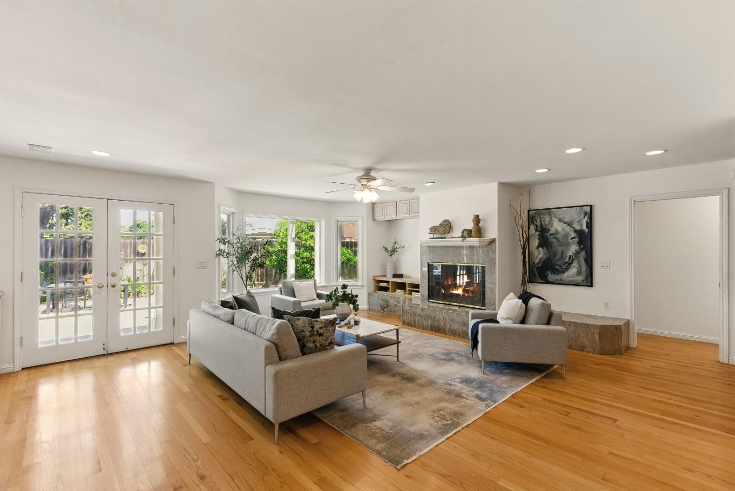 Detail Gallery Image 14 of 55 For 41 Regent Pl, Palo Alto,  CA 94301 - 5 Beds | 3 Baths