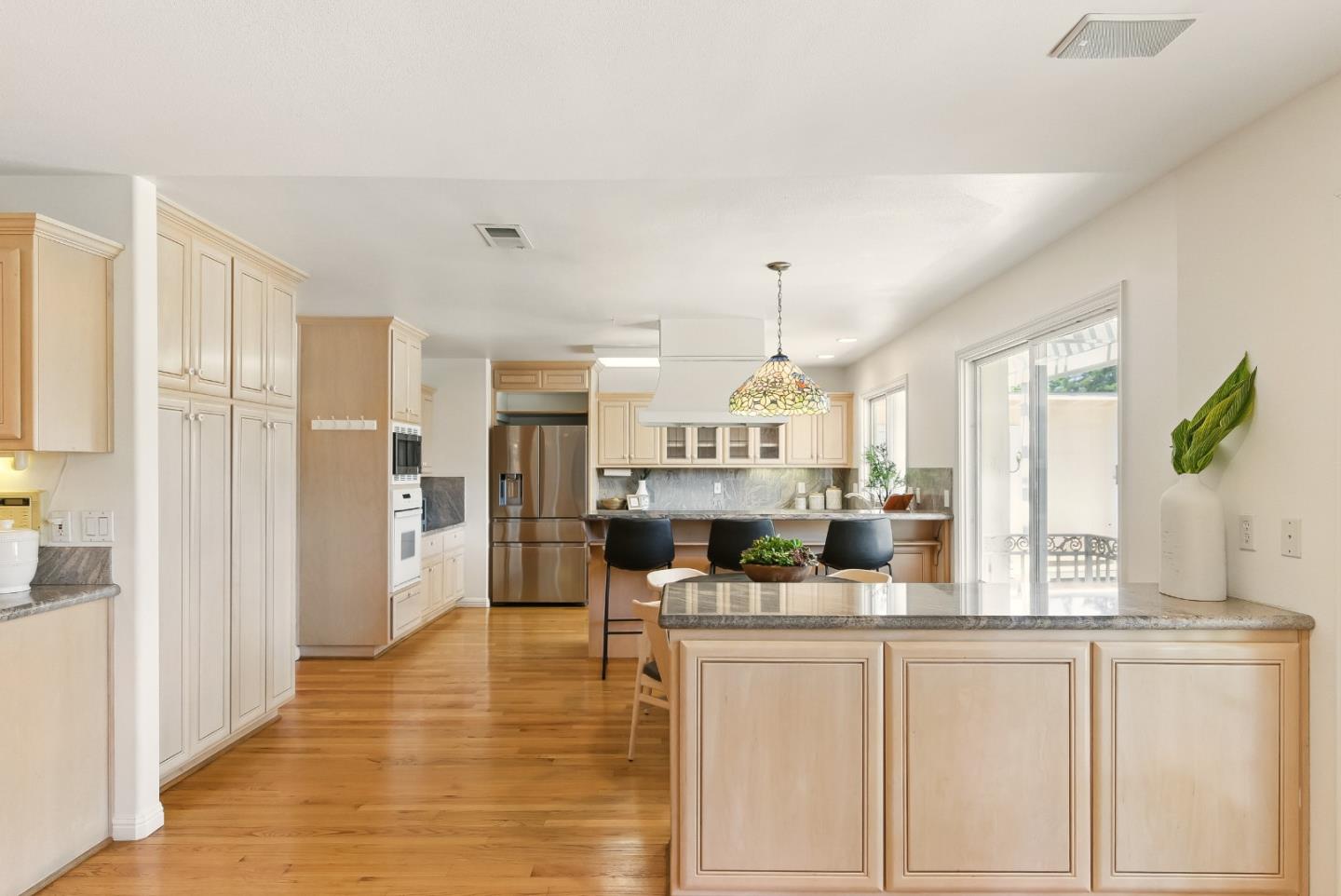 Detail Gallery Image 16 of 55 For 41 Regent Pl, Palo Alto,  CA 94301 - 5 Beds | 3 Baths