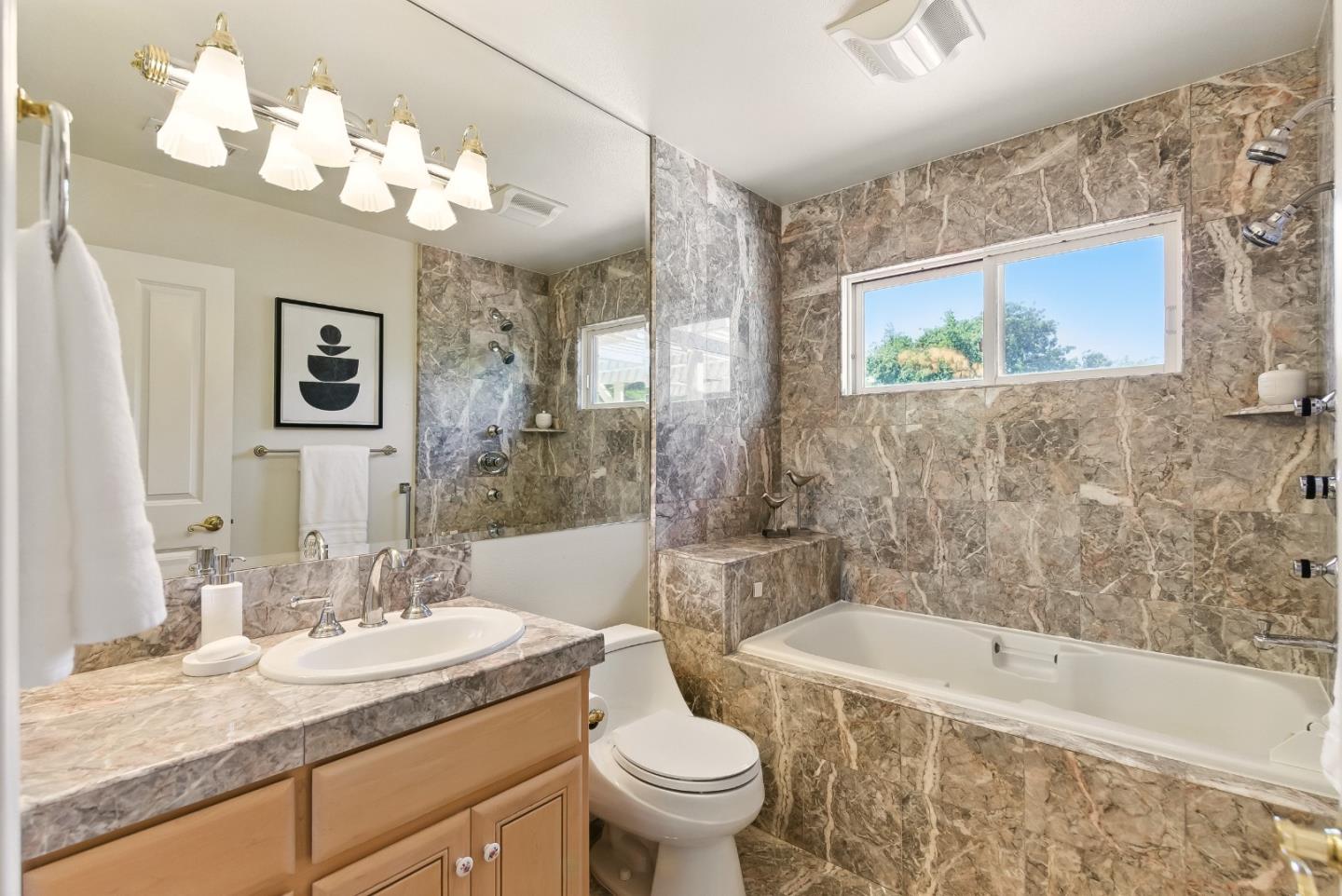 Detail Gallery Image 33 of 55 For 41 Regent Pl, Palo Alto,  CA 94301 - 5 Beds | 3 Baths