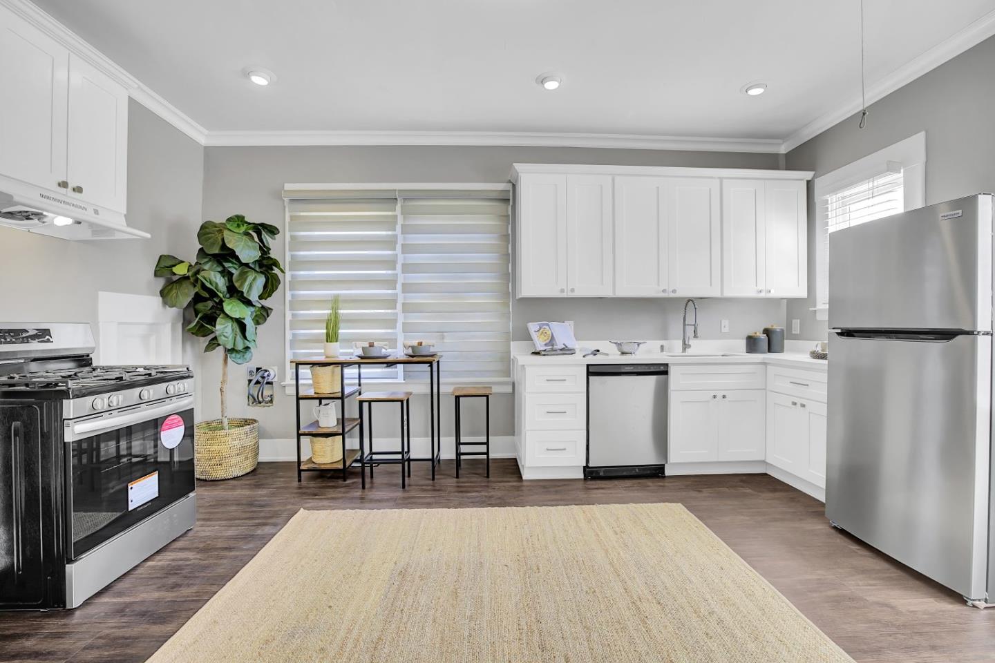 Detail Gallery Image 13 of 48 For 4120 Bassett St, Santa Clara,  CA 95054 - 3 Beds | 1 Baths
