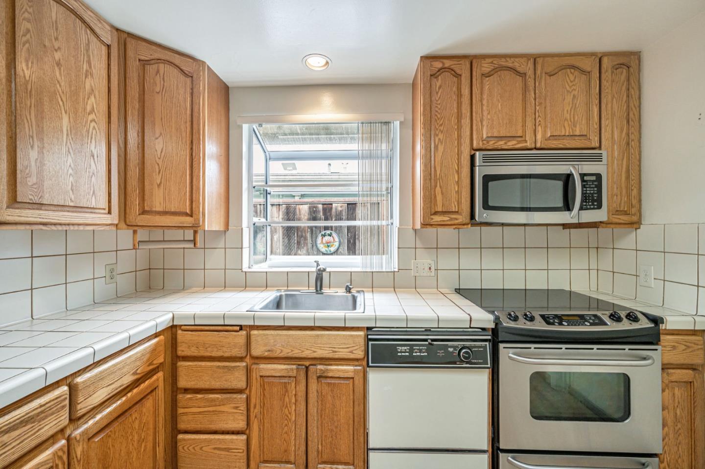 Detail Gallery Image 10 of 32 For 153 San Felipe Ave, South San Francisco,  CA 94080 - 3 Beds | 2 Baths