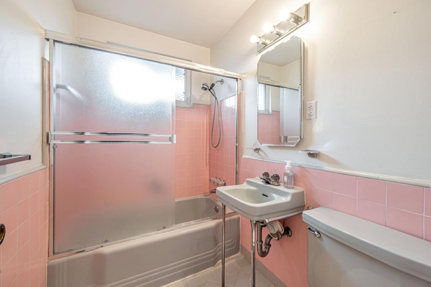 Detail Gallery Image 25 of 32 For 153 San Felipe Ave, South San Francisco,  CA 94080 - 3 Beds | 2 Baths