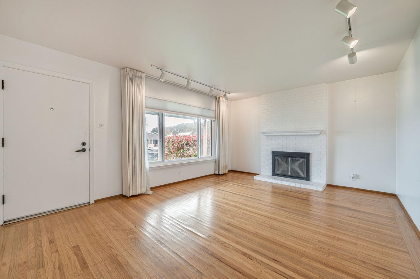 Detail Gallery Image 5 of 32 For 153 San Felipe Ave, South San Francisco,  CA 94080 - 3 Beds | 2 Baths