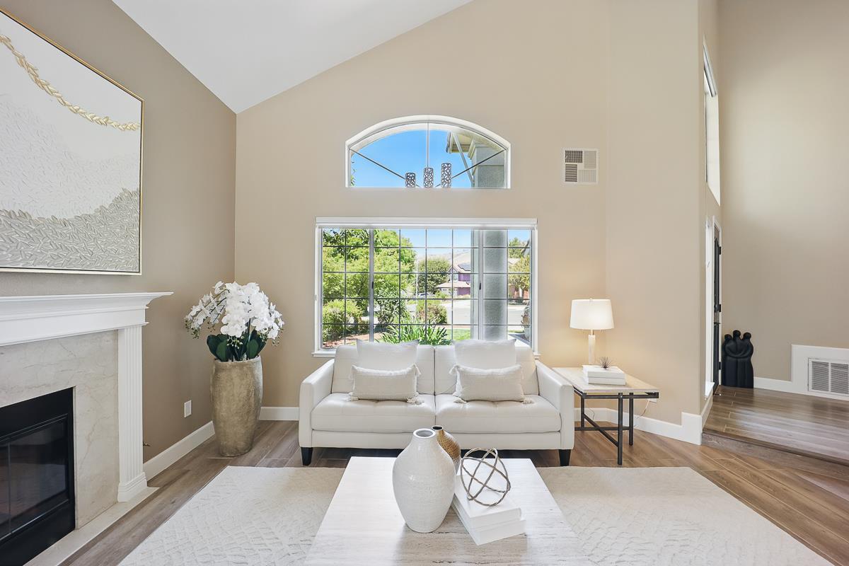 Detail Gallery Image 11 of 109 For 3239 Pinot Blanc Way, San Jose,  CA 95135 - 5 Beds | 3 Baths