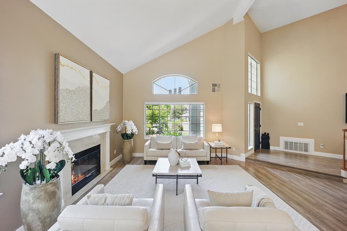 Detail Gallery Image 12 of 109 For 3239 Pinot Blanc Way, San Jose,  CA 95135 - 5 Beds | 3 Baths