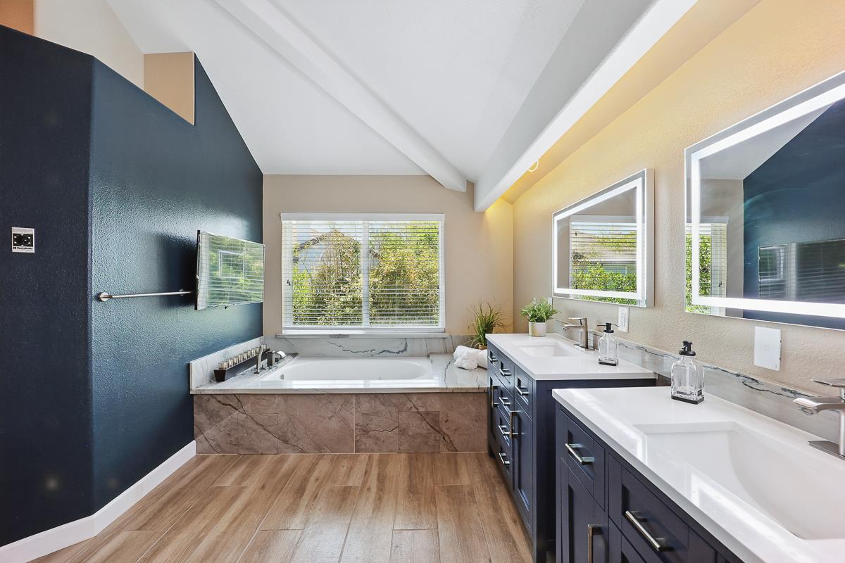 Detail Gallery Image 43 of 109 For 3239 Pinot Blanc Way, San Jose,  CA 95135 - 5 Beds | 3 Baths