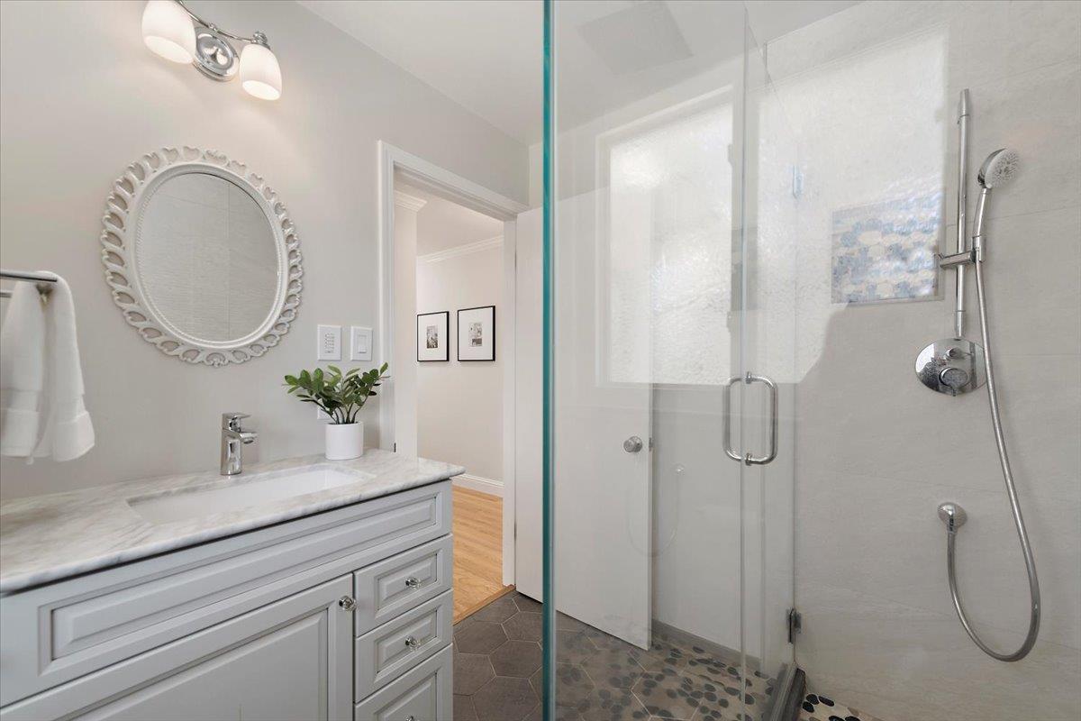 Detail Gallery Image 15 of 27 For 1480 Oakhurst Ave, Los Altos,  CA 94024 - 3 Beds | 2 Baths