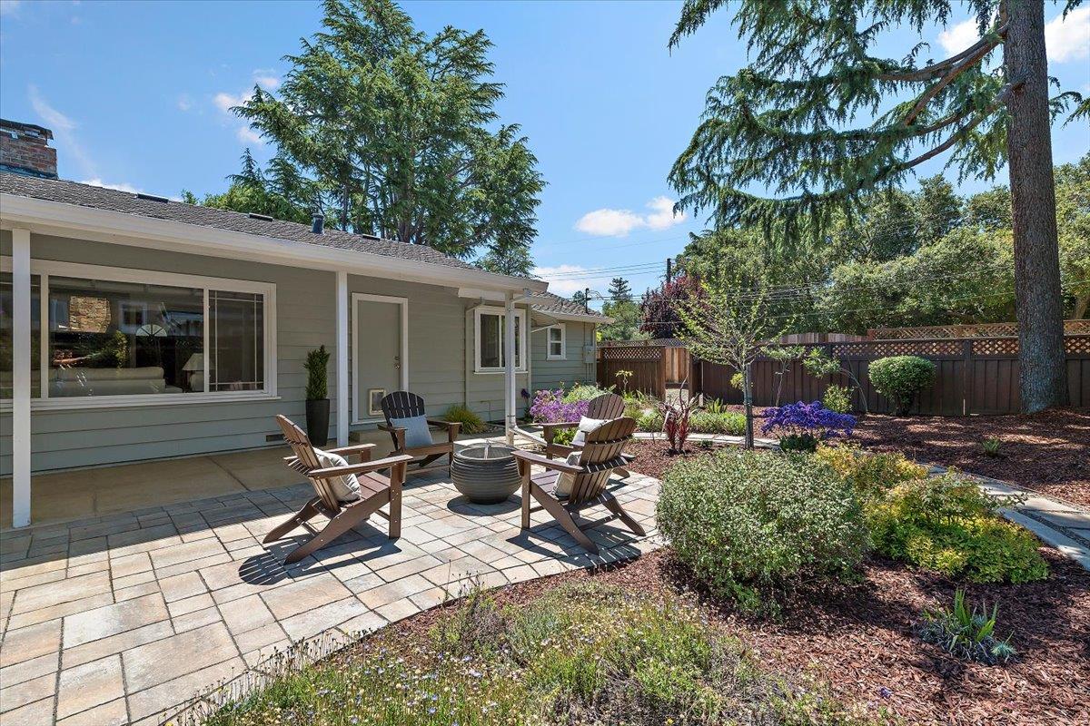 Detail Gallery Image 19 of 27 For 1480 Oakhurst Ave, Los Altos,  CA 94024 - 3 Beds | 2 Baths