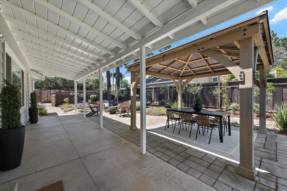 Detail Gallery Image 20 of 27 For 1480 Oakhurst Ave, Los Altos,  CA 94024 - 3 Beds | 2 Baths