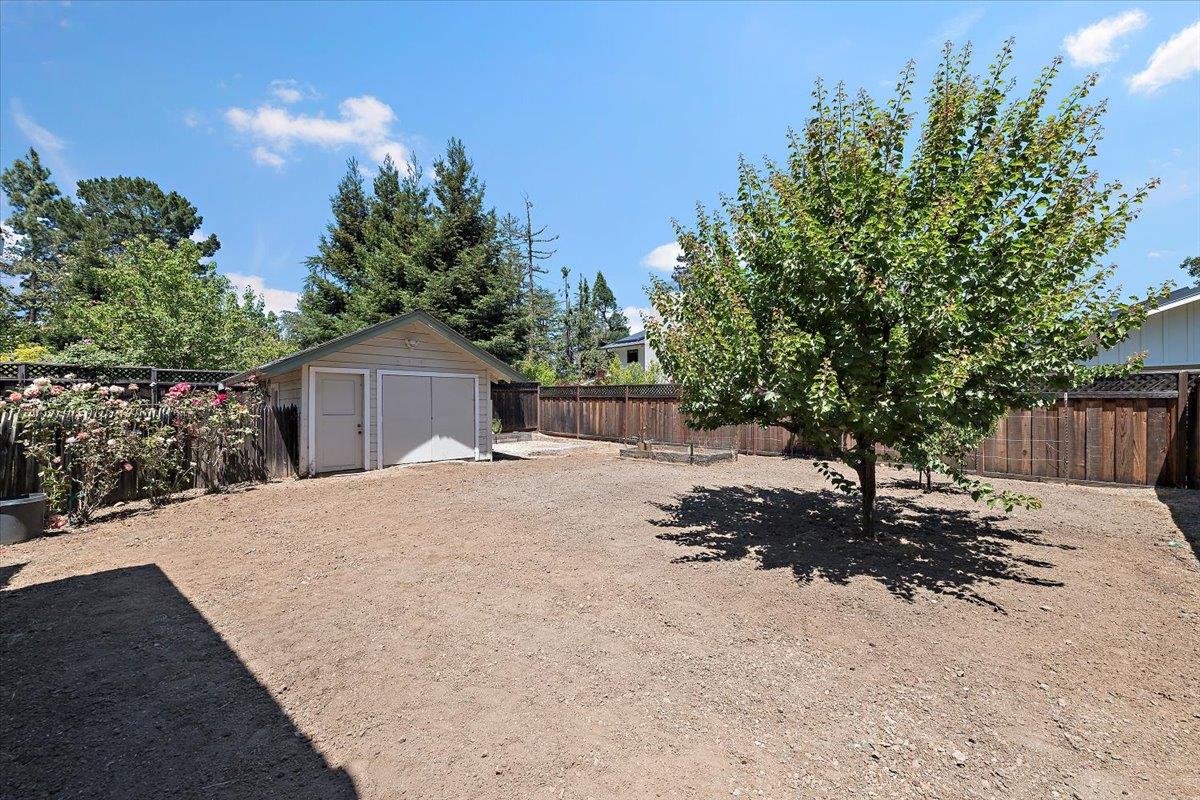 Detail Gallery Image 24 of 27 For 1480 Oakhurst Ave, Los Altos,  CA 94024 - 3 Beds | 2 Baths