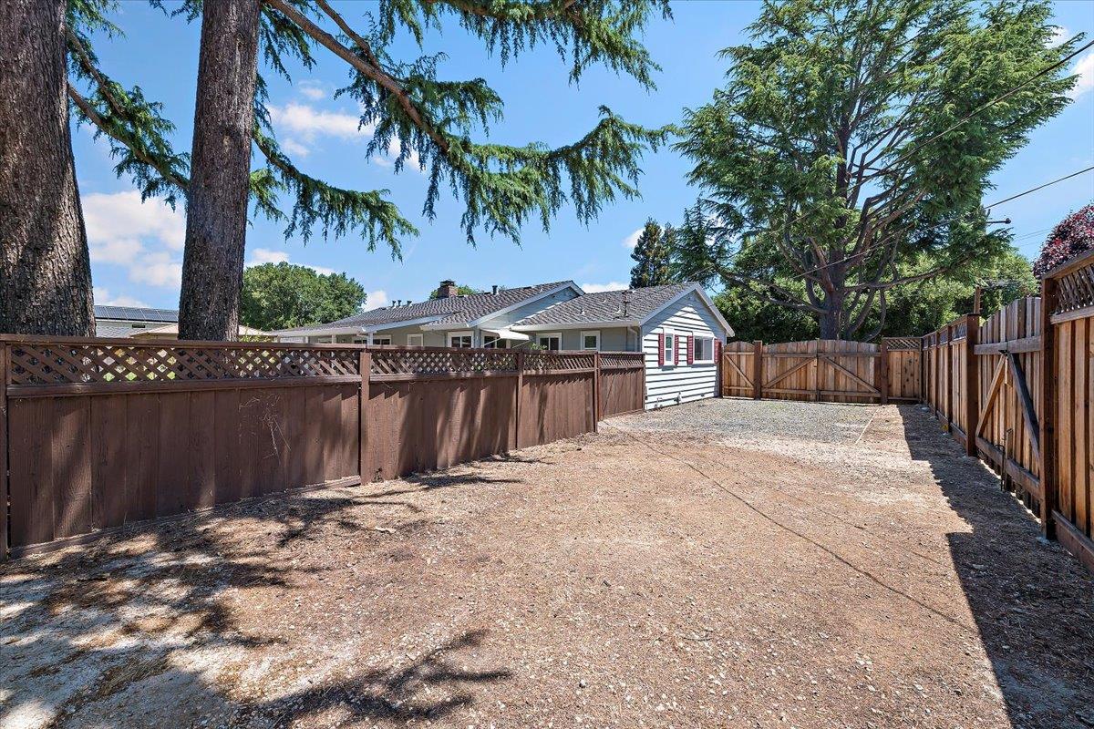 Detail Gallery Image 25 of 27 For 1480 Oakhurst Ave, Los Altos,  CA 94024 - 3 Beds | 2 Baths
