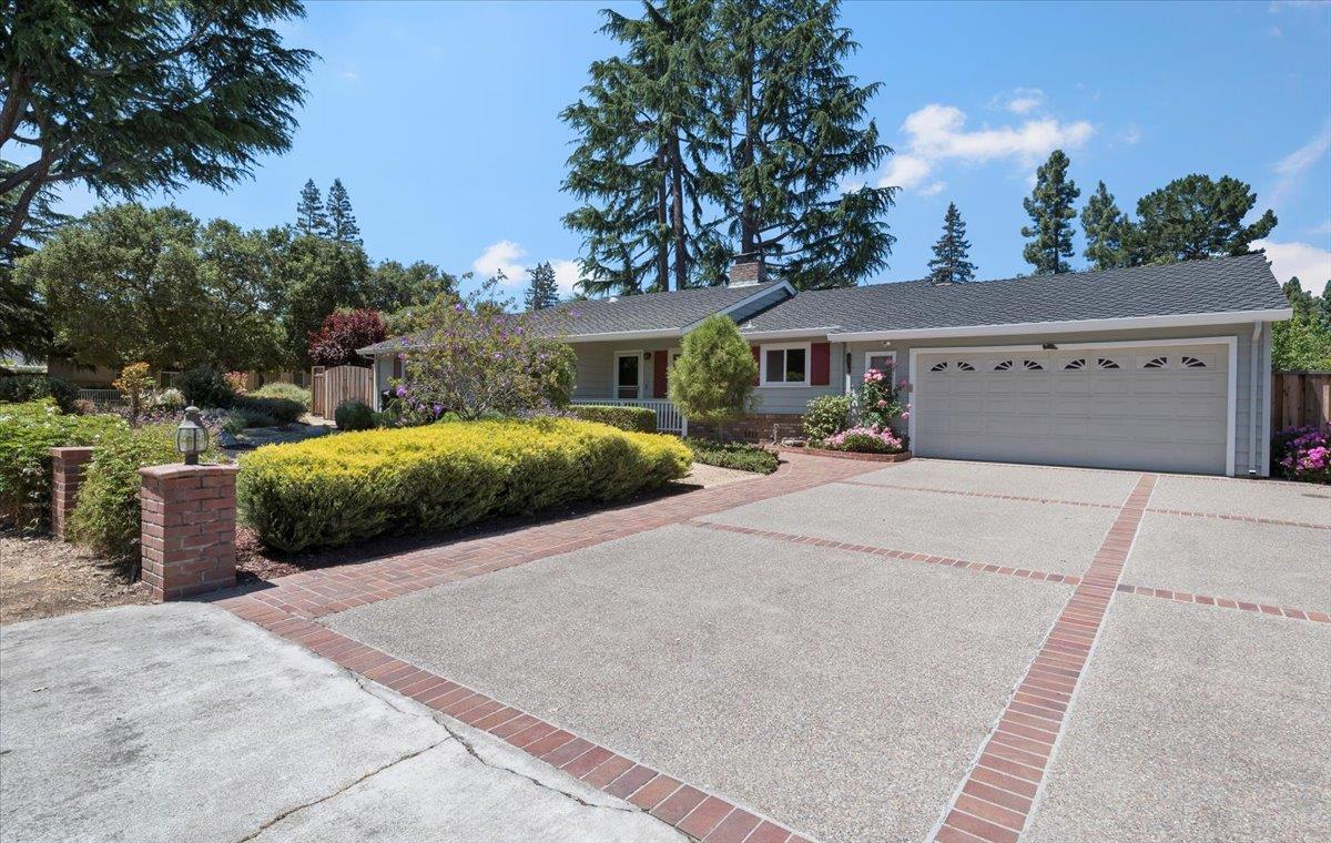 Detail Gallery Image 3 of 27 For 1480 Oakhurst Ave, Los Altos,  CA 94024 - 3 Beds | 2 Baths
