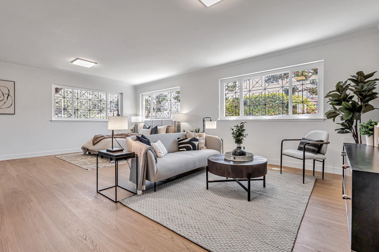 Detail Gallery Image 12 of 51 For 2310 Wawona St, San Francisco,  CA 94116 - 4 Beds | 3 Baths