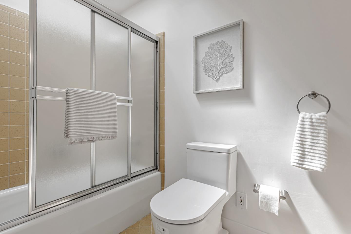 Detail Gallery Image 18 of 51 For 2310 Wawona St, San Francisco,  CA 94116 - 4 Beds | 3 Baths