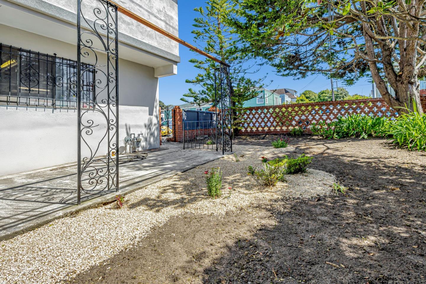 Detail Gallery Image 4 of 51 For 2310 Wawona St, San Francisco,  CA 94116 - 4 Beds | 3 Baths