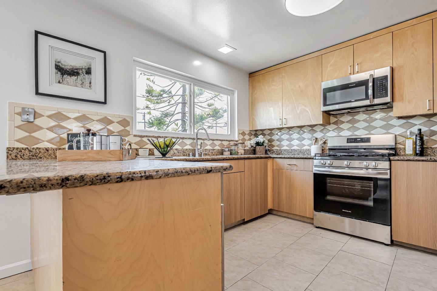Detail Gallery Image 51 of 51 For 2310 Wawona St, San Francisco,  CA 94116 - 4 Beds | 3 Baths