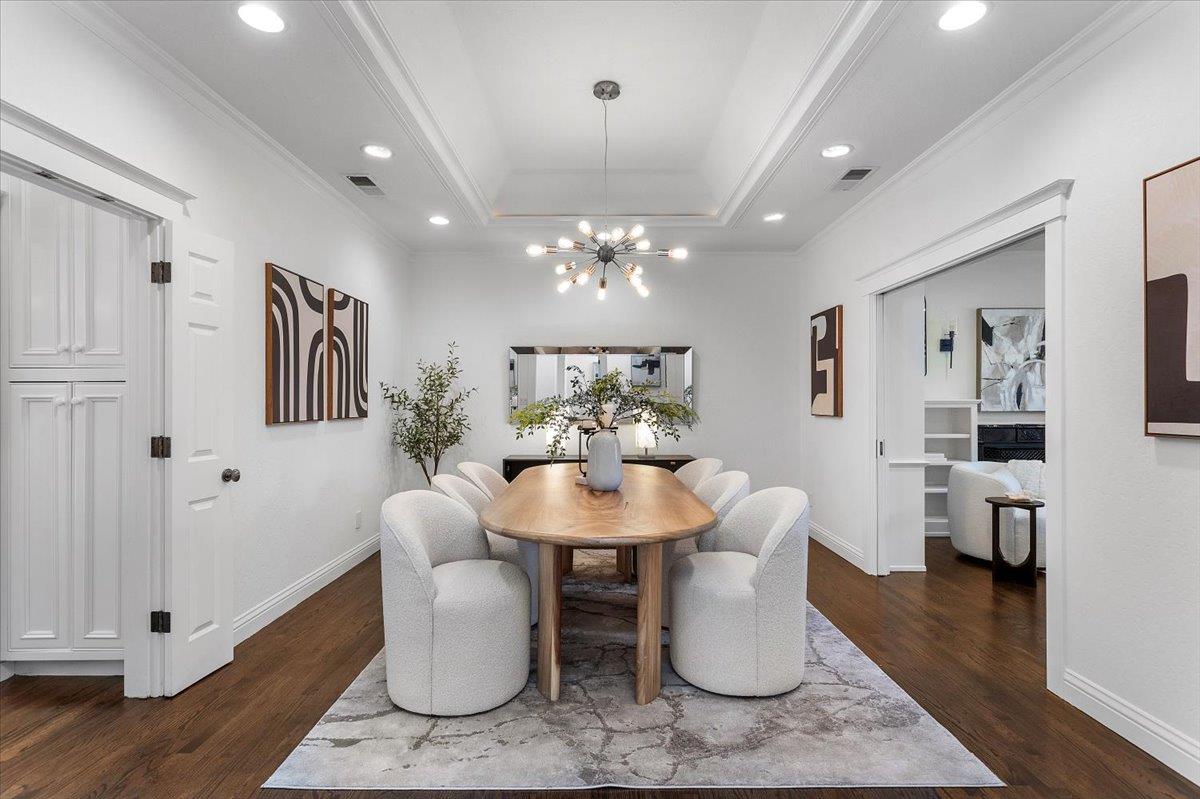 Detail Gallery Image 10 of 77 For 530 Arboleda Dr, Los Altos,  CA 94024 - 5 Beds | 3/1 Baths