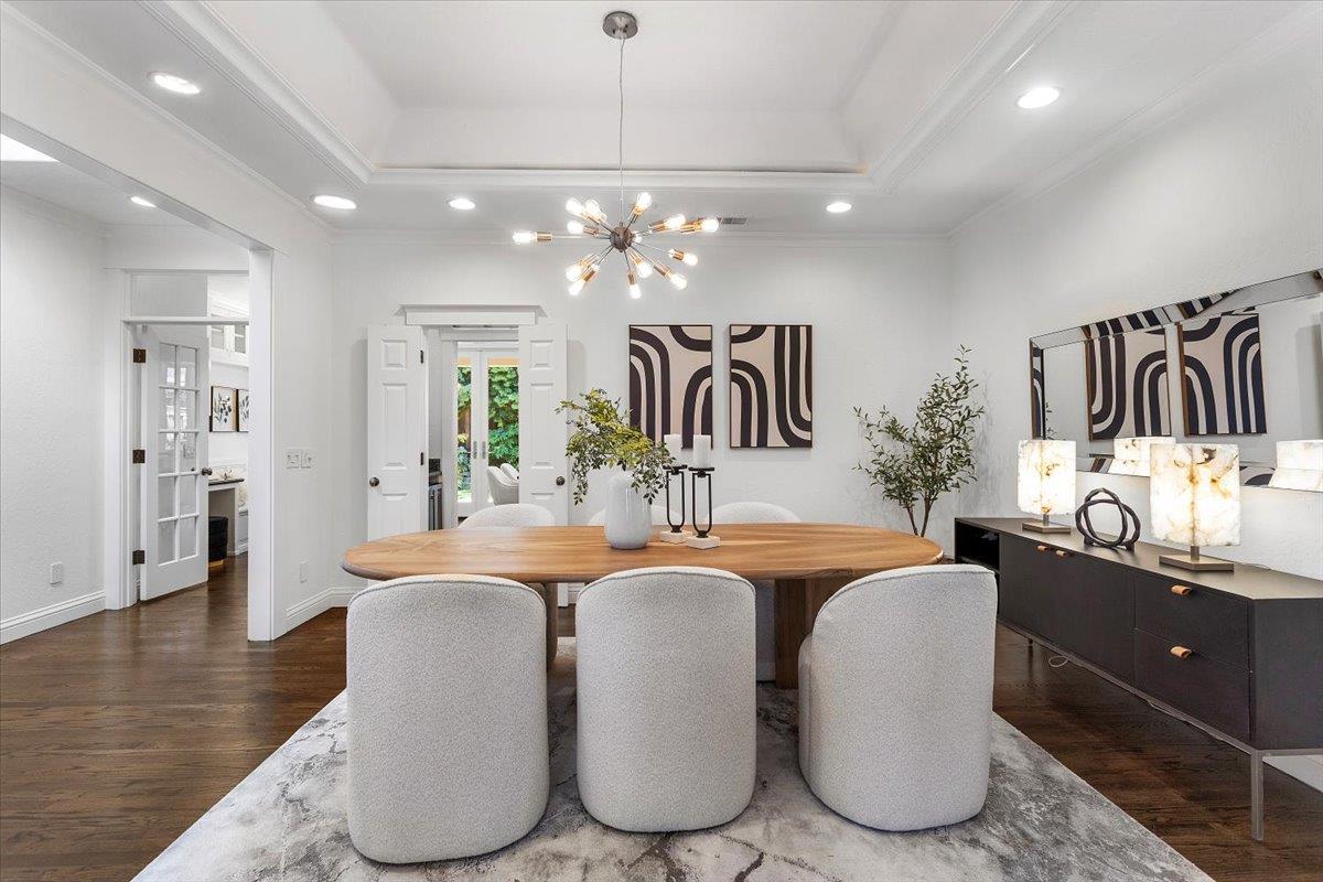 Detail Gallery Image 11 of 77 For 530 Arboleda Dr, Los Altos,  CA 94024 - 5 Beds | 3/1 Baths