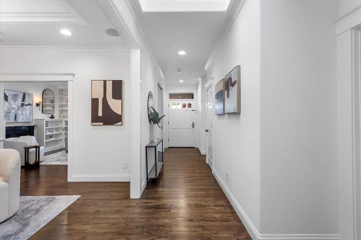 Detail Gallery Image 12 of 77 For 530 Arboleda Dr, Los Altos,  CA 94024 - 5 Beds | 3/1 Baths