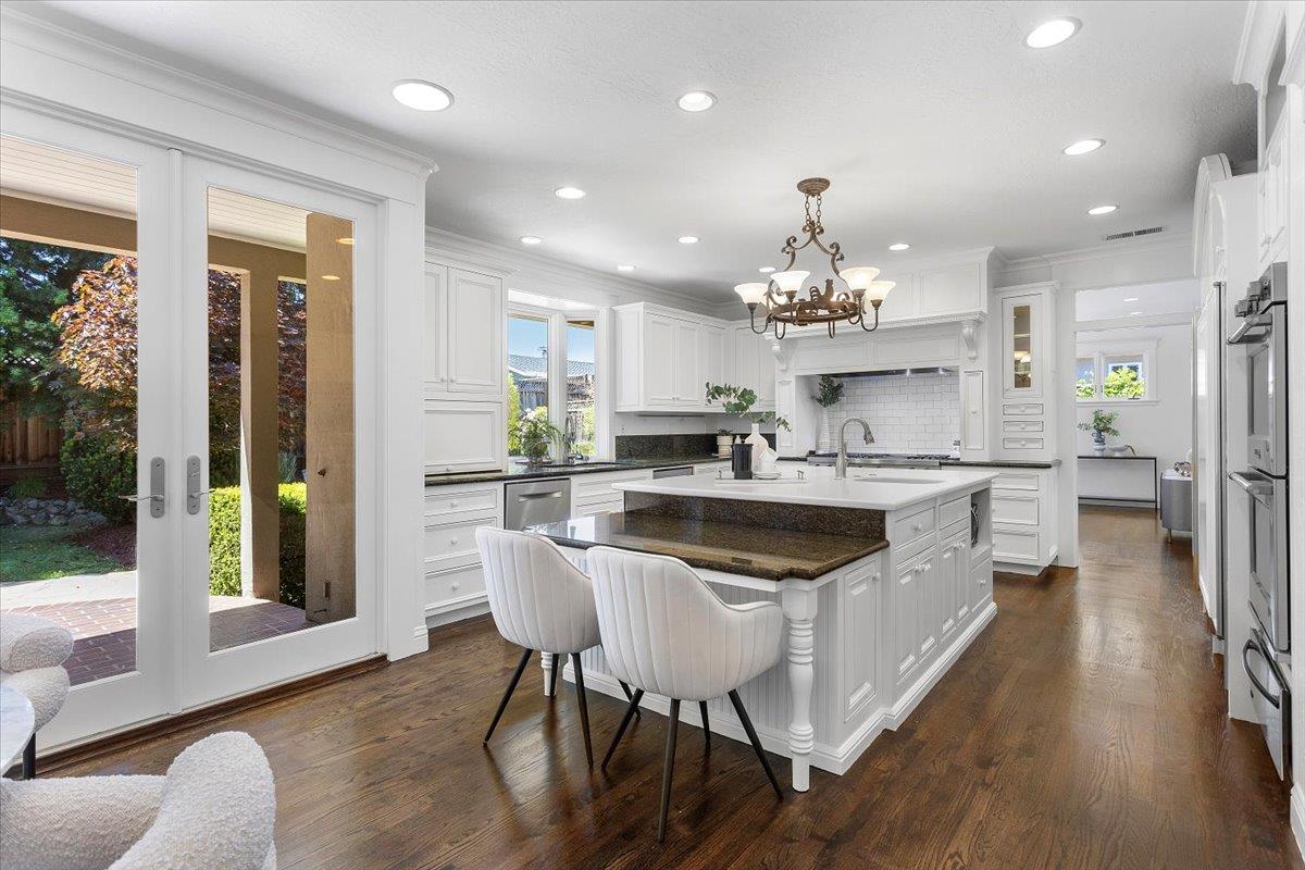 Detail Gallery Image 15 of 77 For 530 Arboleda Dr, Los Altos,  CA 94024 - 5 Beds | 3/1 Baths