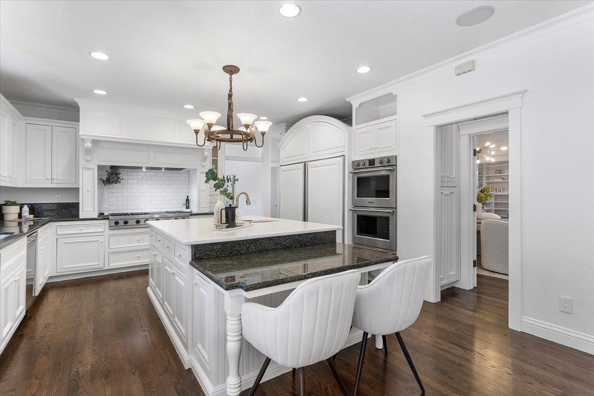 Detail Gallery Image 17 of 77 For 530 Arboleda Dr, Los Altos,  CA 94024 - 5 Beds | 3/1 Baths