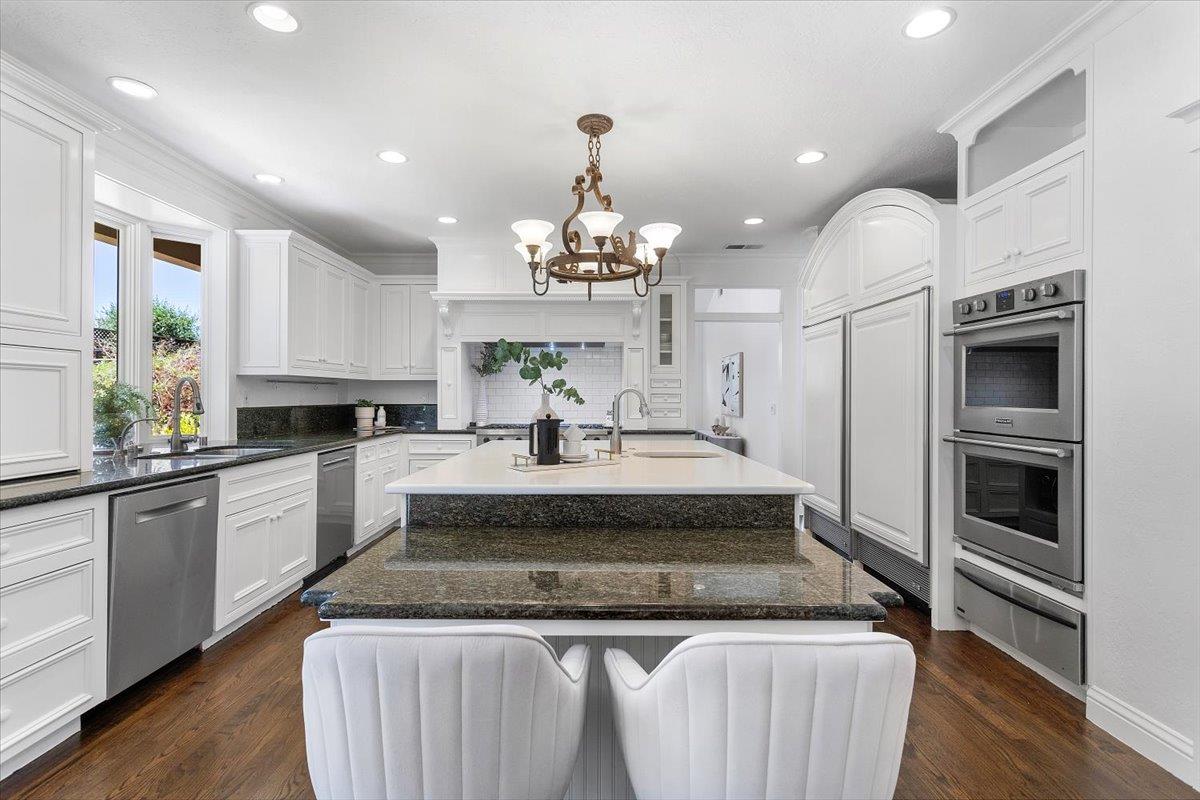 Detail Gallery Image 18 of 77 For 530 Arboleda Dr, Los Altos,  CA 94024 - 5 Beds | 3/1 Baths