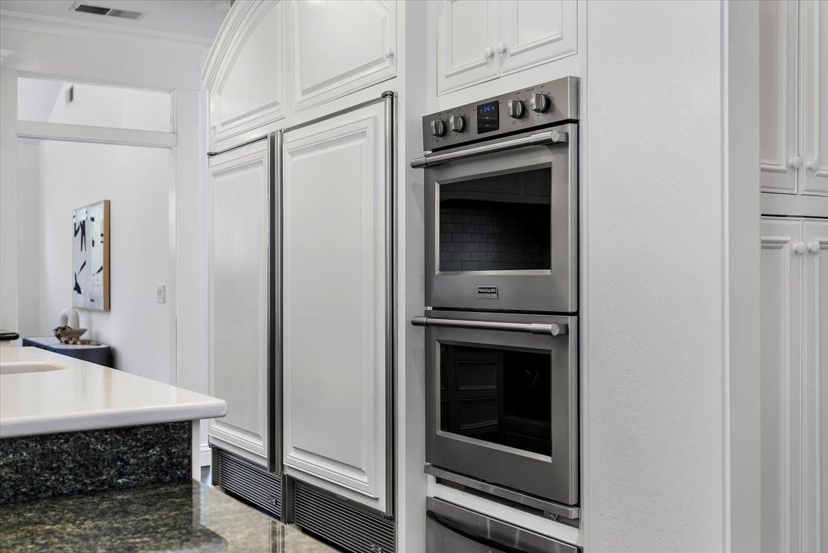 Detail Gallery Image 21 of 77 For 530 Arboleda Dr, Los Altos,  CA 94024 - 5 Beds | 3/1 Baths