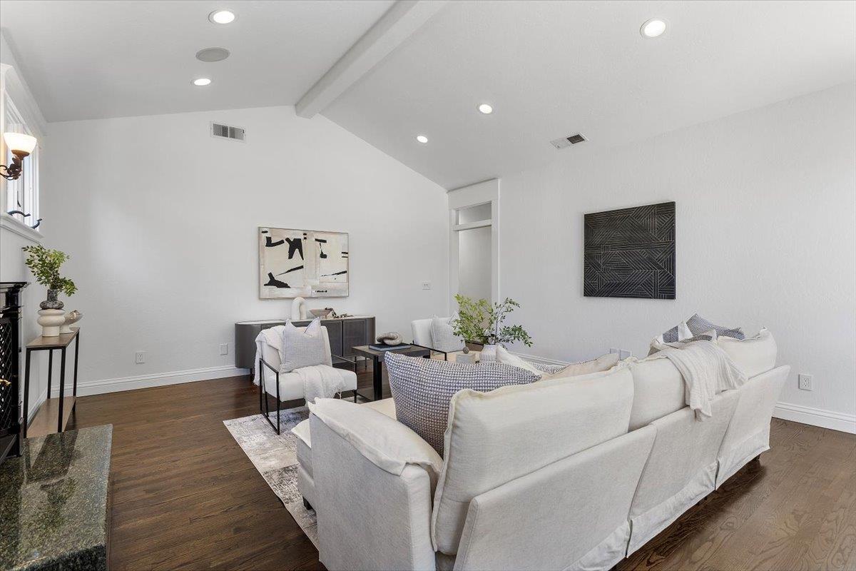 Detail Gallery Image 25 of 77 For 530 Arboleda Dr, Los Altos,  CA 94024 - 5 Beds | 3/1 Baths