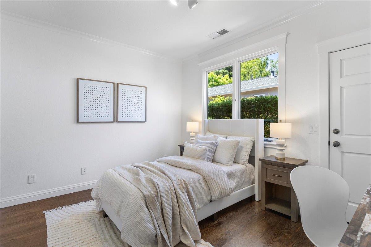 Detail Gallery Image 30 of 77 For 530 Arboleda Dr, Los Altos,  CA 94024 - 5 Beds | 3/1 Baths