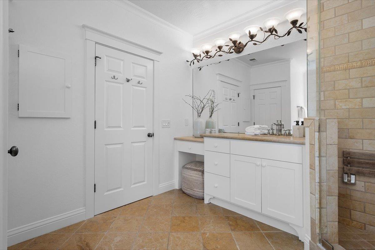 Detail Gallery Image 49 of 77 For 530 Arboleda Dr, Los Altos,  CA 94024 - 5 Beds | 3/1 Baths