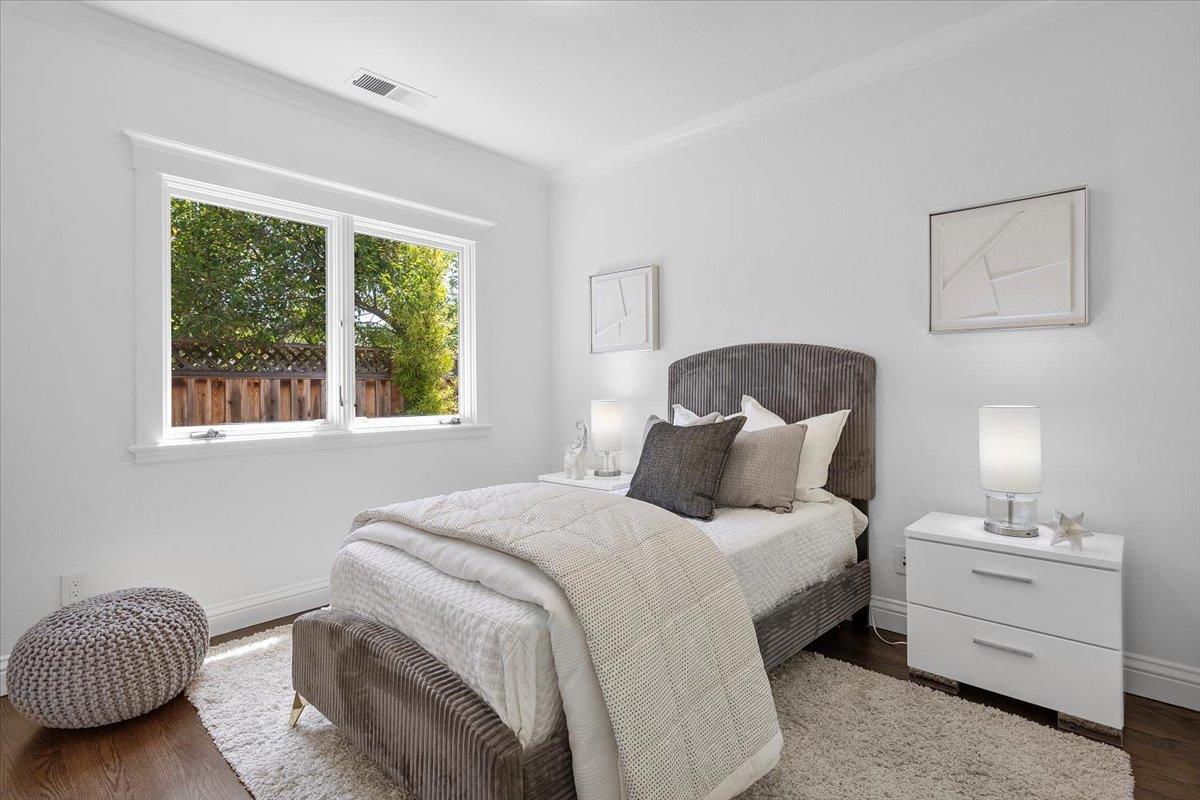 Detail Gallery Image 52 of 77 For 530 Arboleda Dr, Los Altos,  CA 94024 - 5 Beds | 3/1 Baths