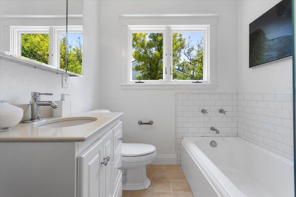 Detail Gallery Image 56 of 77 For 530 Arboleda Dr, Los Altos,  CA 94024 - 5 Beds | 3/1 Baths