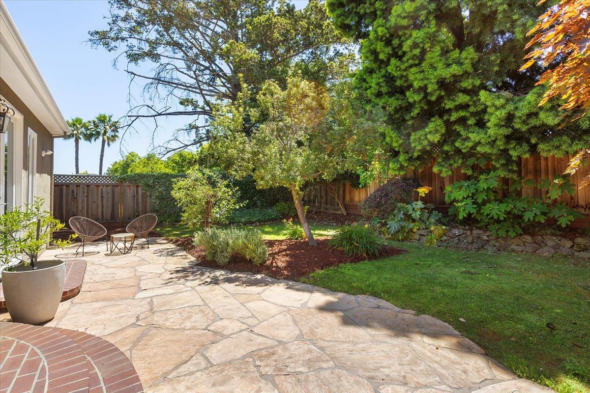 Detail Gallery Image 63 of 77 For 530 Arboleda Dr, Los Altos,  CA 94024 - 5 Beds | 3/1 Baths