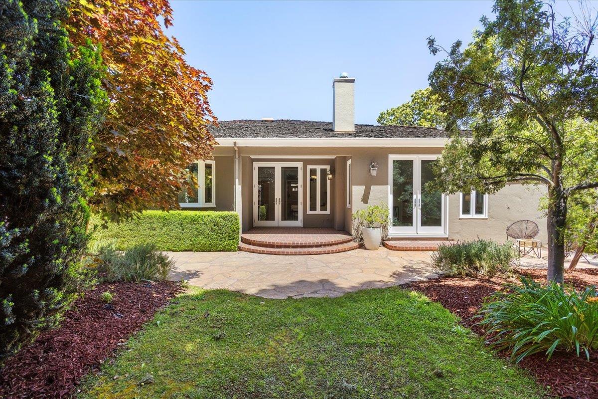 Detail Gallery Image 64 of 77 For 530 Arboleda Dr, Los Altos,  CA 94024 - 5 Beds | 3/1 Baths