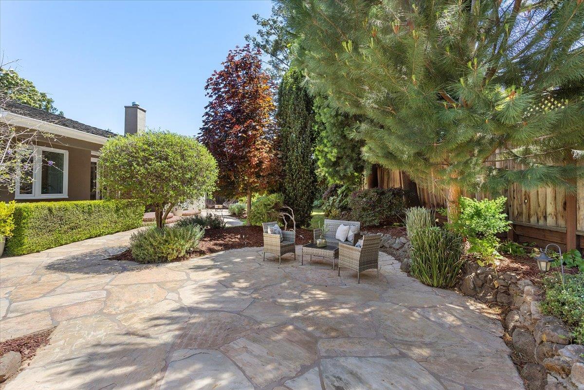Detail Gallery Image 67 of 77 For 530 Arboleda Dr, Los Altos,  CA 94024 - 5 Beds | 3/1 Baths