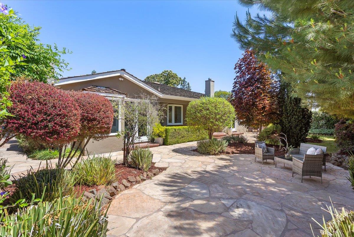 Detail Gallery Image 68 of 77 For 530 Arboleda Dr, Los Altos,  CA 94024 - 5 Beds | 3/1 Baths
