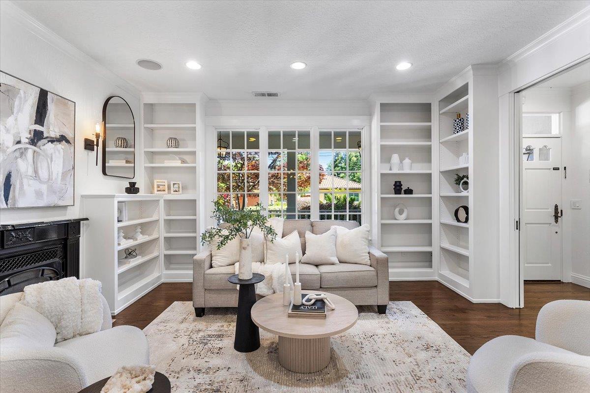 Detail Gallery Image 7 of 77 For 530 Arboleda Dr, Los Altos,  CA 94024 - 5 Beds | 3/1 Baths