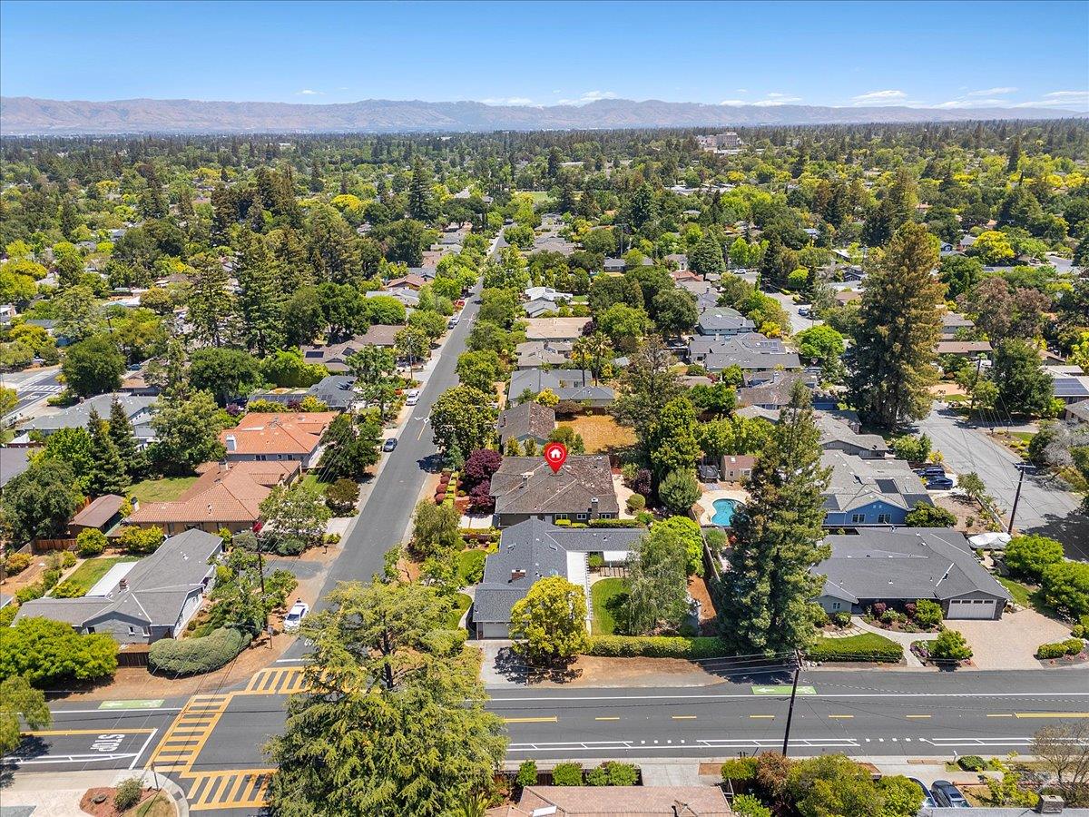 Detail Gallery Image 72 of 77 For 530 Arboleda Dr, Los Altos,  CA 94024 - 5 Beds | 3/1 Baths