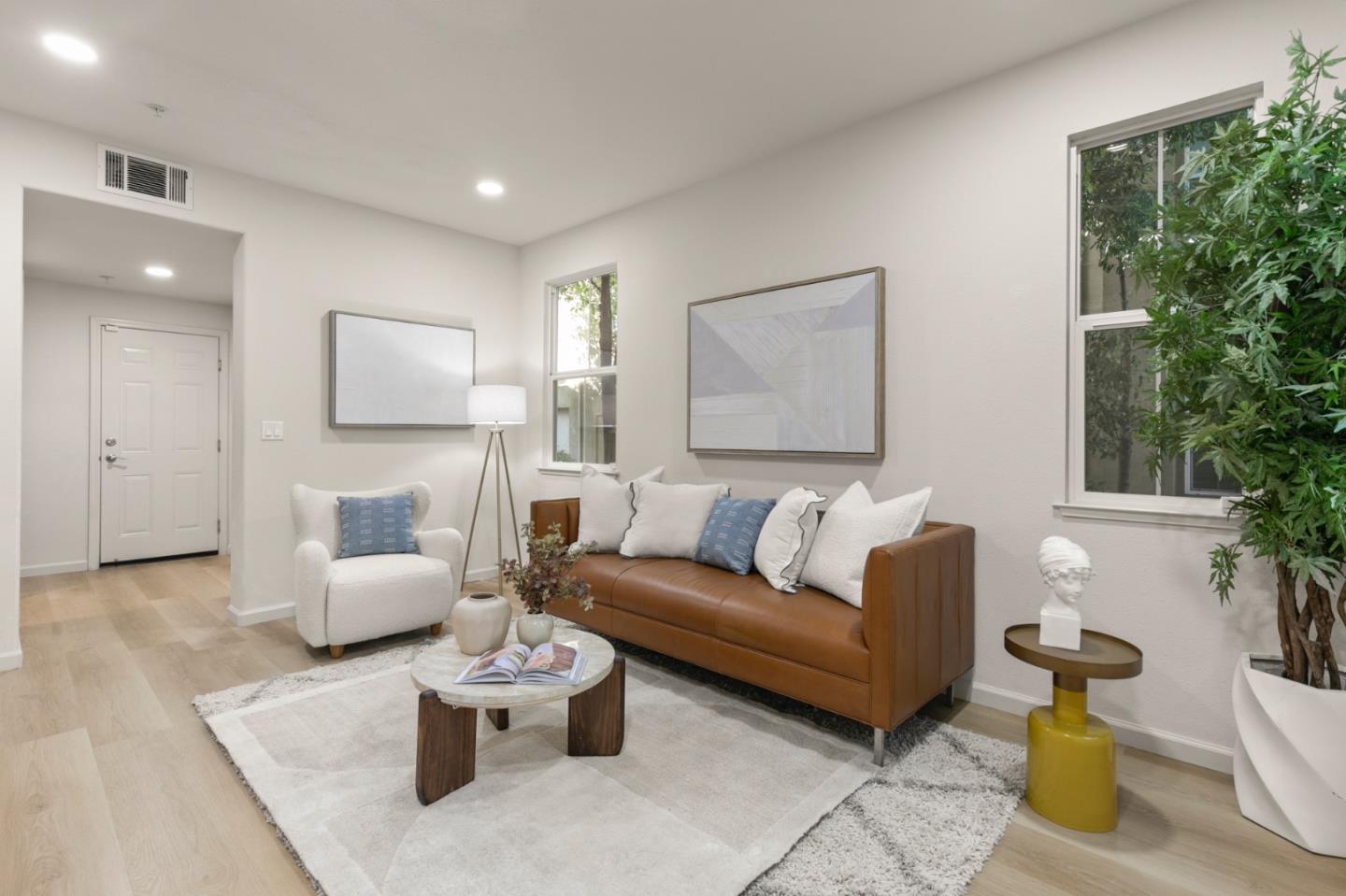Detail Gallery Image 11 of 35 For 2192 Beech Cir, San Jose,  CA 95131 - 3 Beds | 3/1 Baths