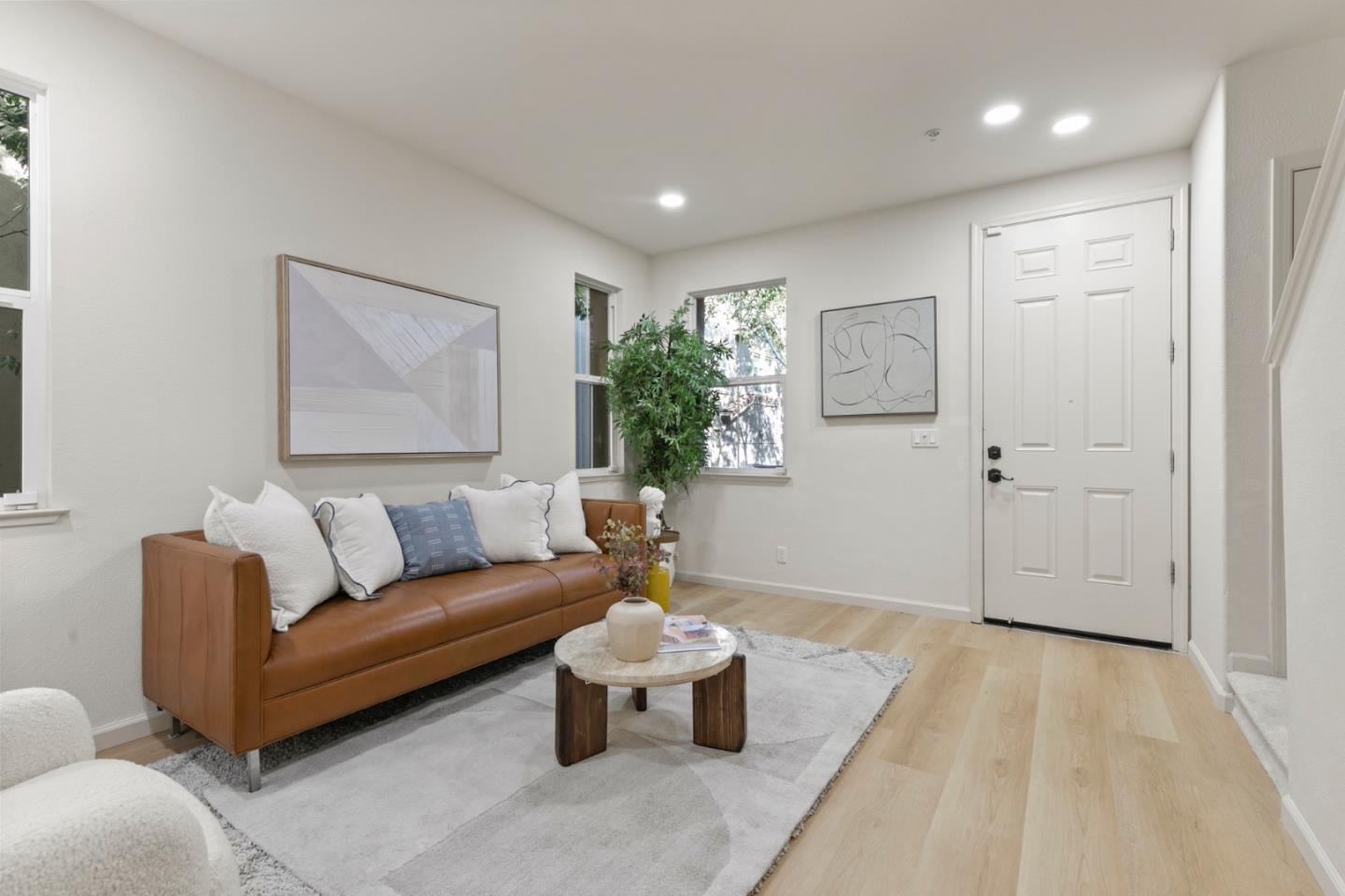 Detail Gallery Image 12 of 35 For 2192 Beech Cir, San Jose,  CA 95131 - 3 Beds | 3/1 Baths