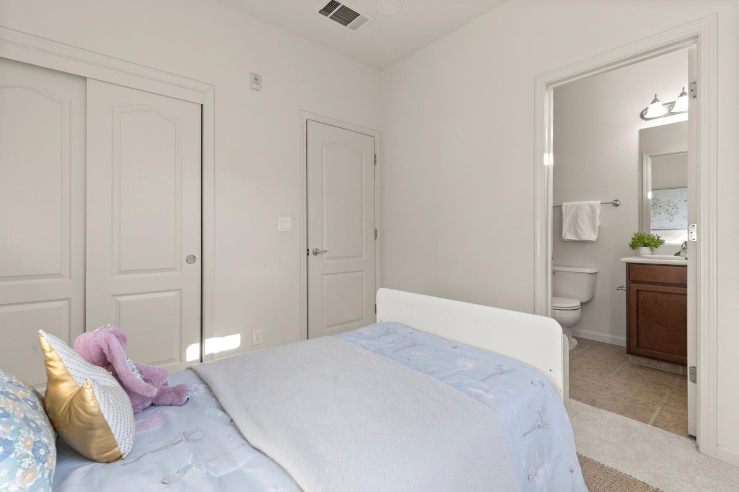 Detail Gallery Image 17 of 35 For 2192 Beech Cir, San Jose,  CA 95131 - 3 Beds | 3/1 Baths